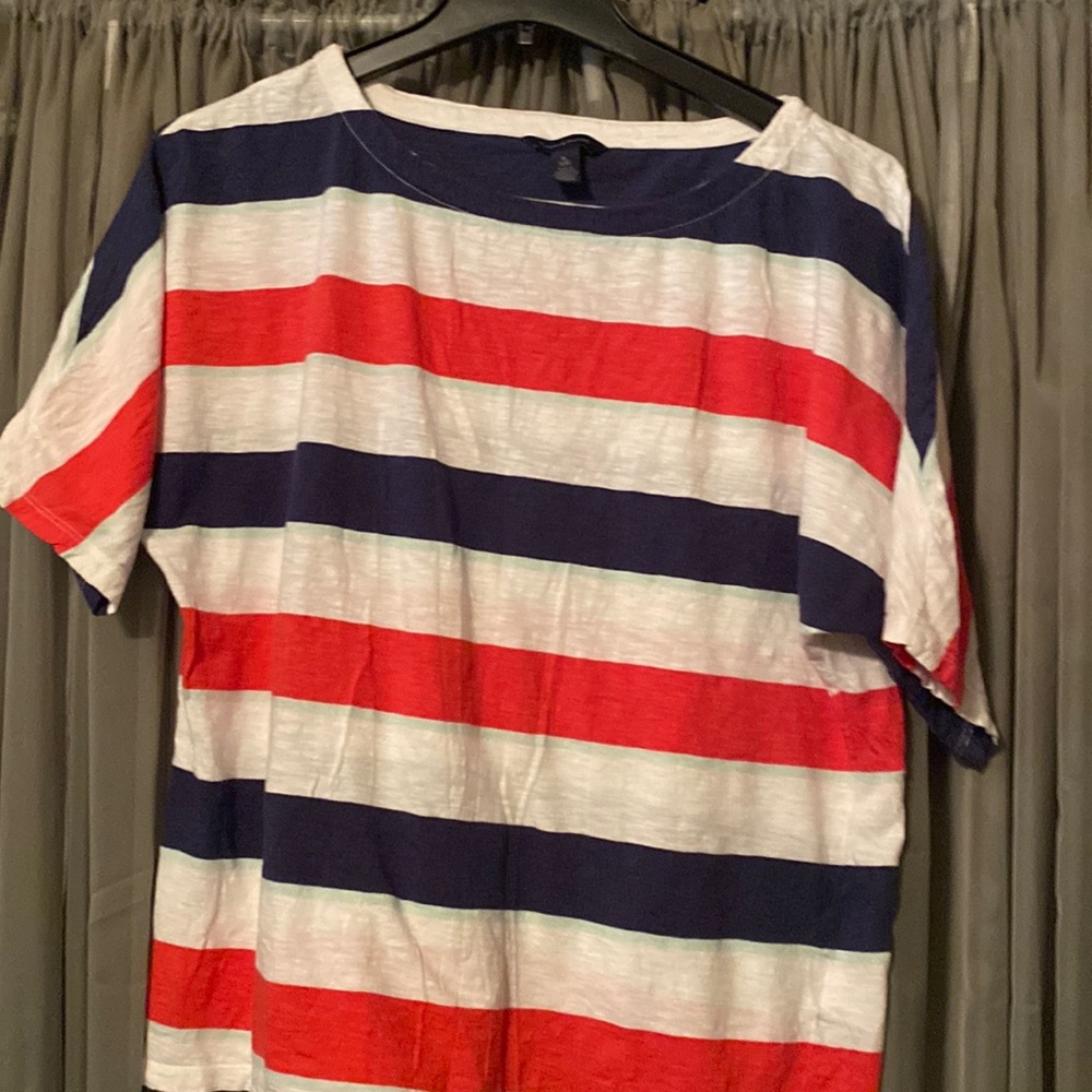 Blue red and white striped tshirt
